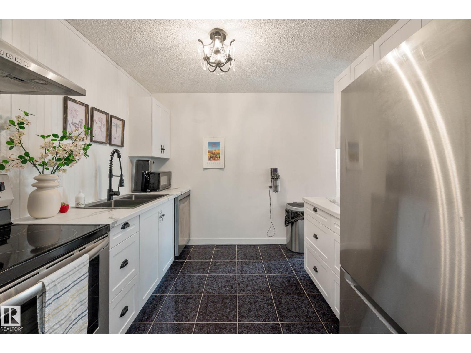 #201 10743 107 ST NW, Edmonton