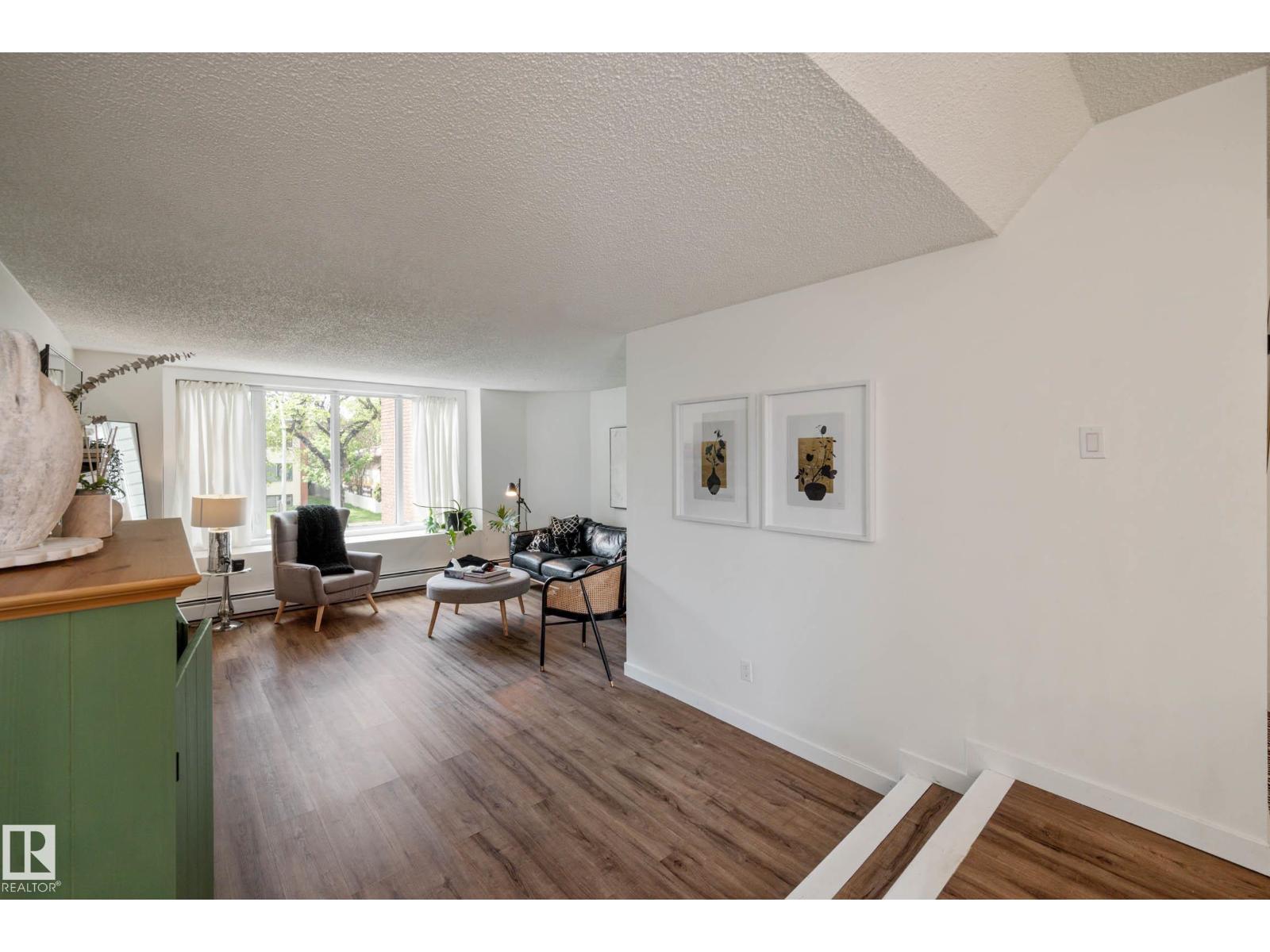 #201 10743 107 ST NW, Edmonton