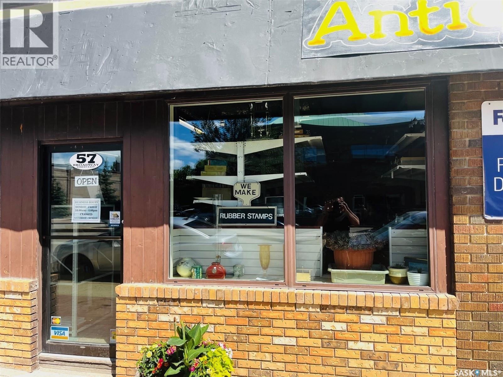 57 Broadway STREET E - Photo 2 of 23, Yorkton, Saskatchewan