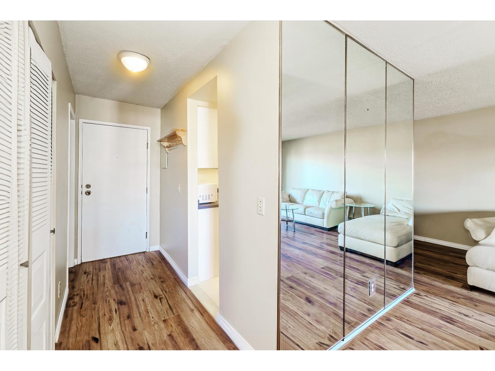 306 20460 54 AVENUE, Langley