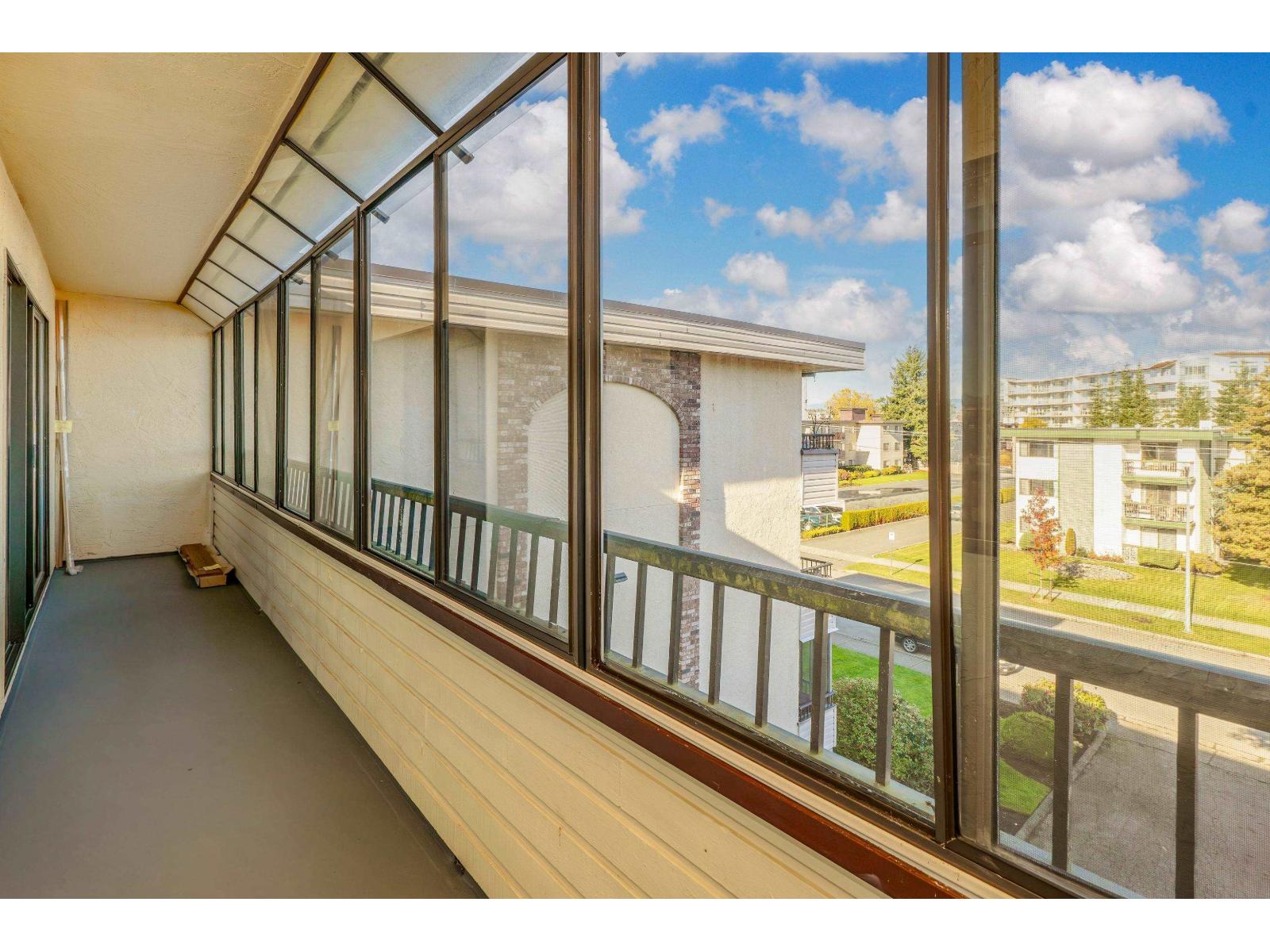 306 20460 54 AVENUE, Langley