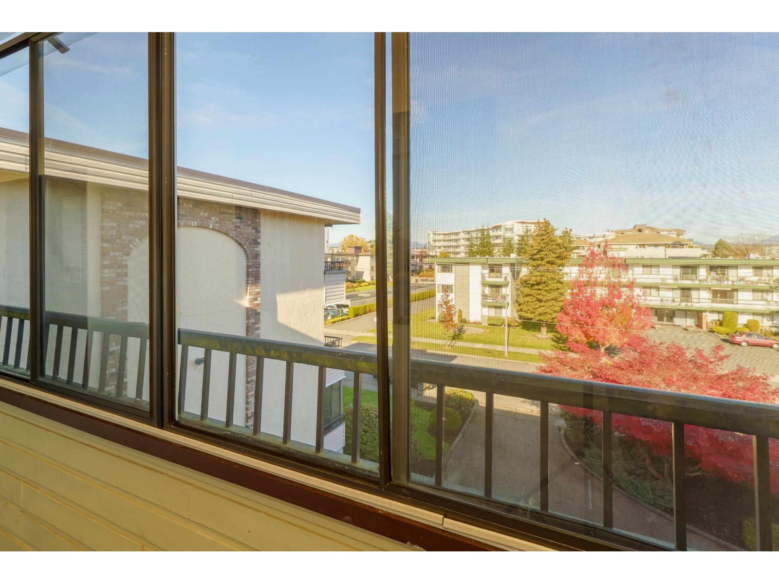 306 20460 54 AVENUE, Langley