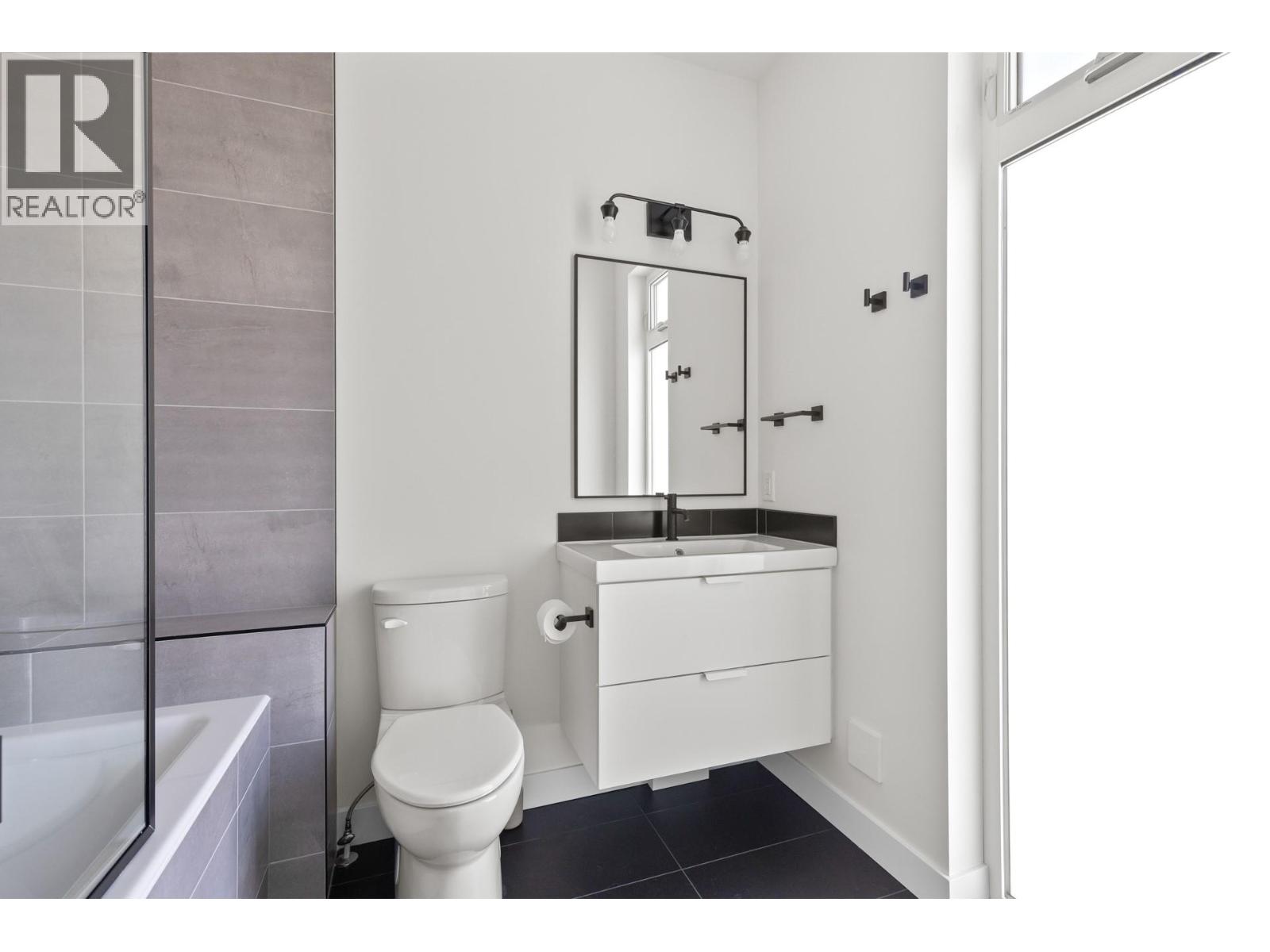 3 2825 Richter Street, Kelowna