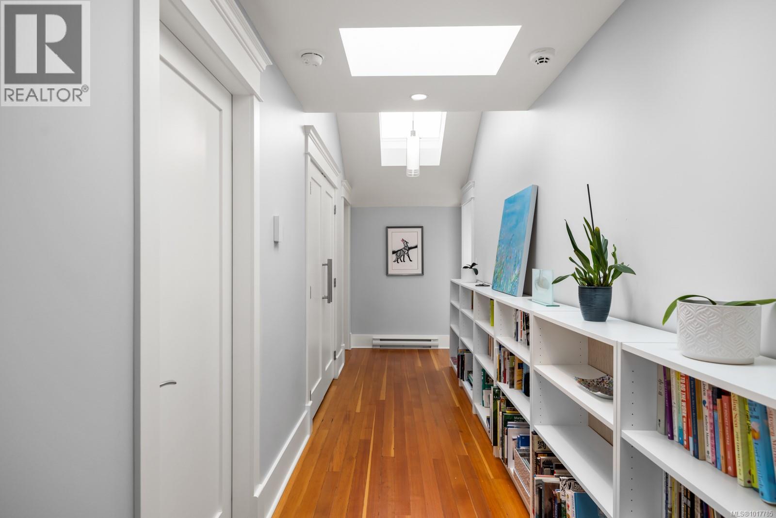 404 Constance Ave, Esquimalt