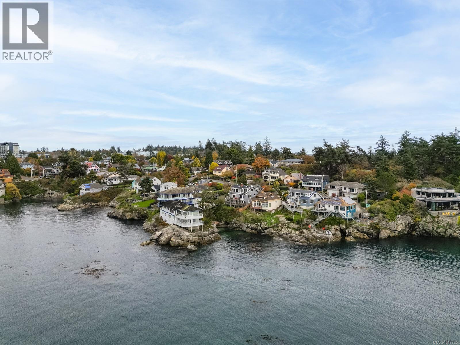 404 Constance Ave, Esquimalt