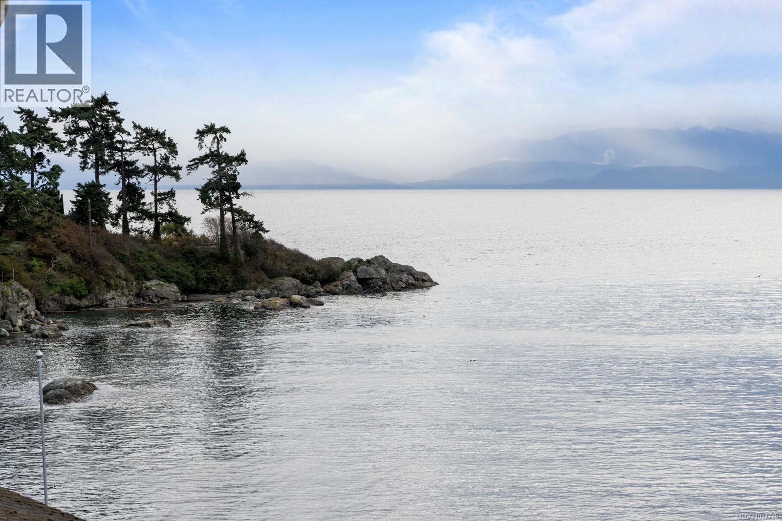 404 Constance Ave, Esquimalt