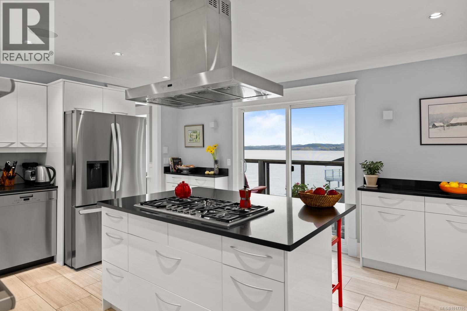 404 Constance Ave, Esquimalt