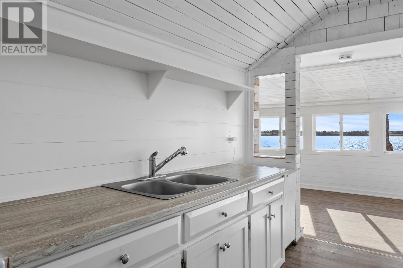 34 Margaret Lane, Stavert Shore - 8