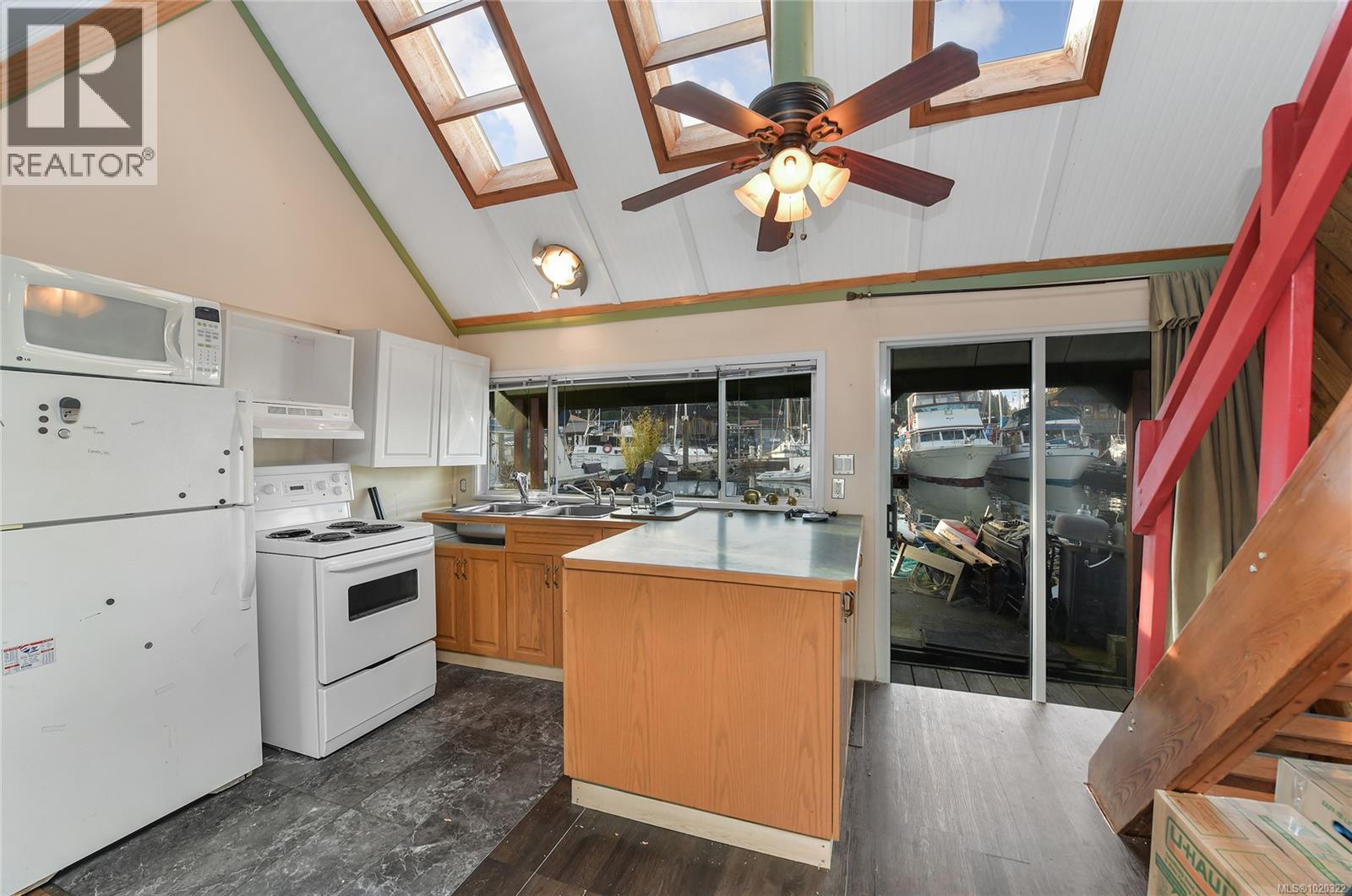 7 1745 Cowichan Bay Rd, Cowichan Bay