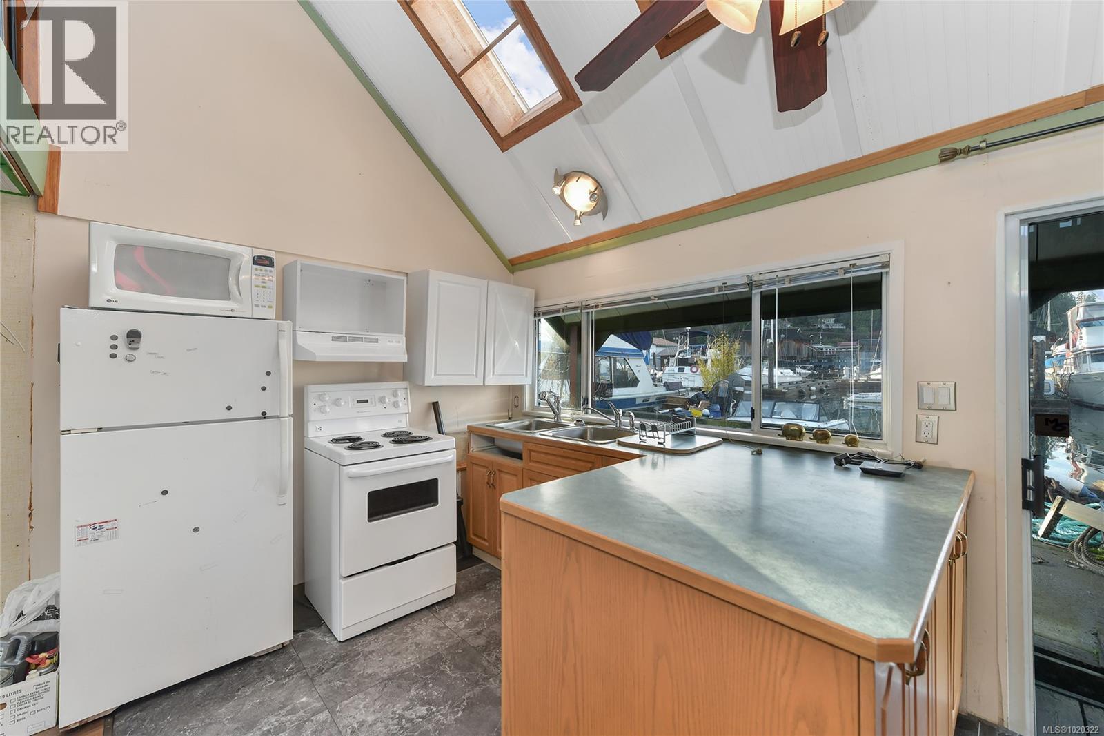 7 1745 Cowichan Bay Rd, Cowichan Bay