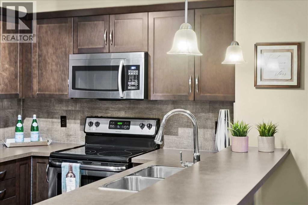 3314, 10 Country Village Park NE, Calgary, Alberta