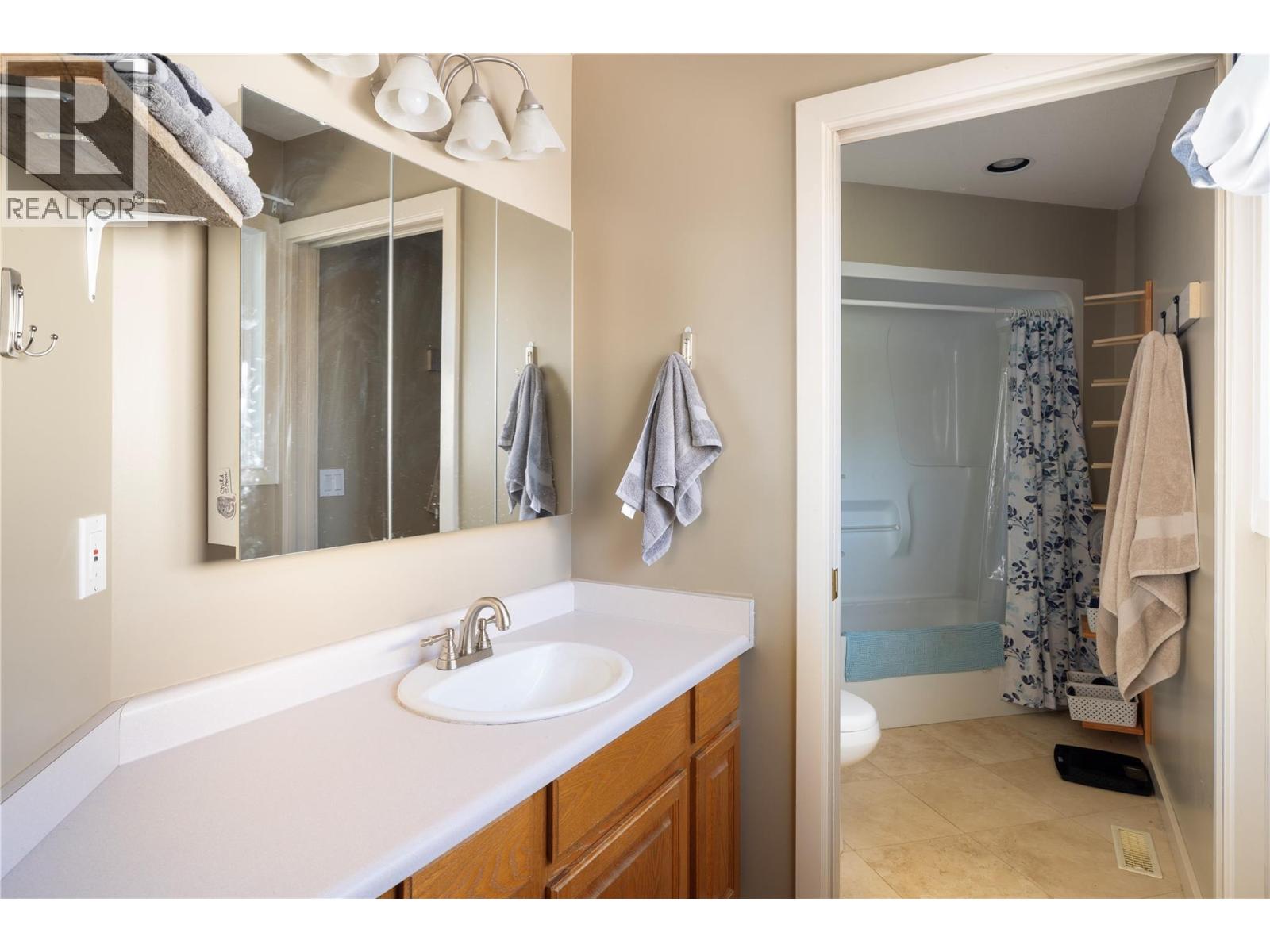  2391 Nahanni Court, Kelowna