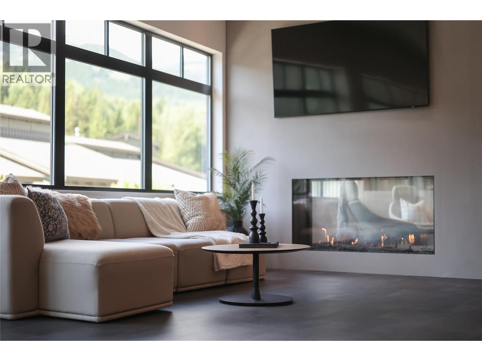 4280 Red Mountain Road Unit# 213, Rossland