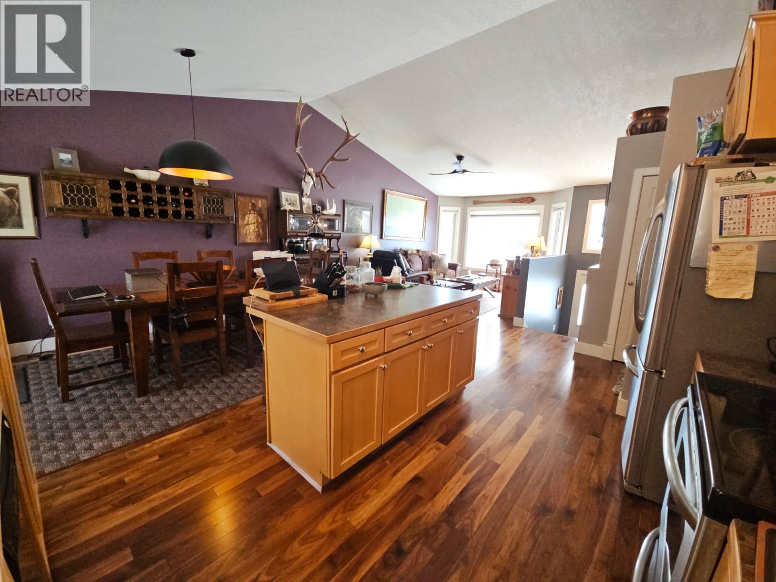 84 Wolverine Avenue, Tumbler Ridge