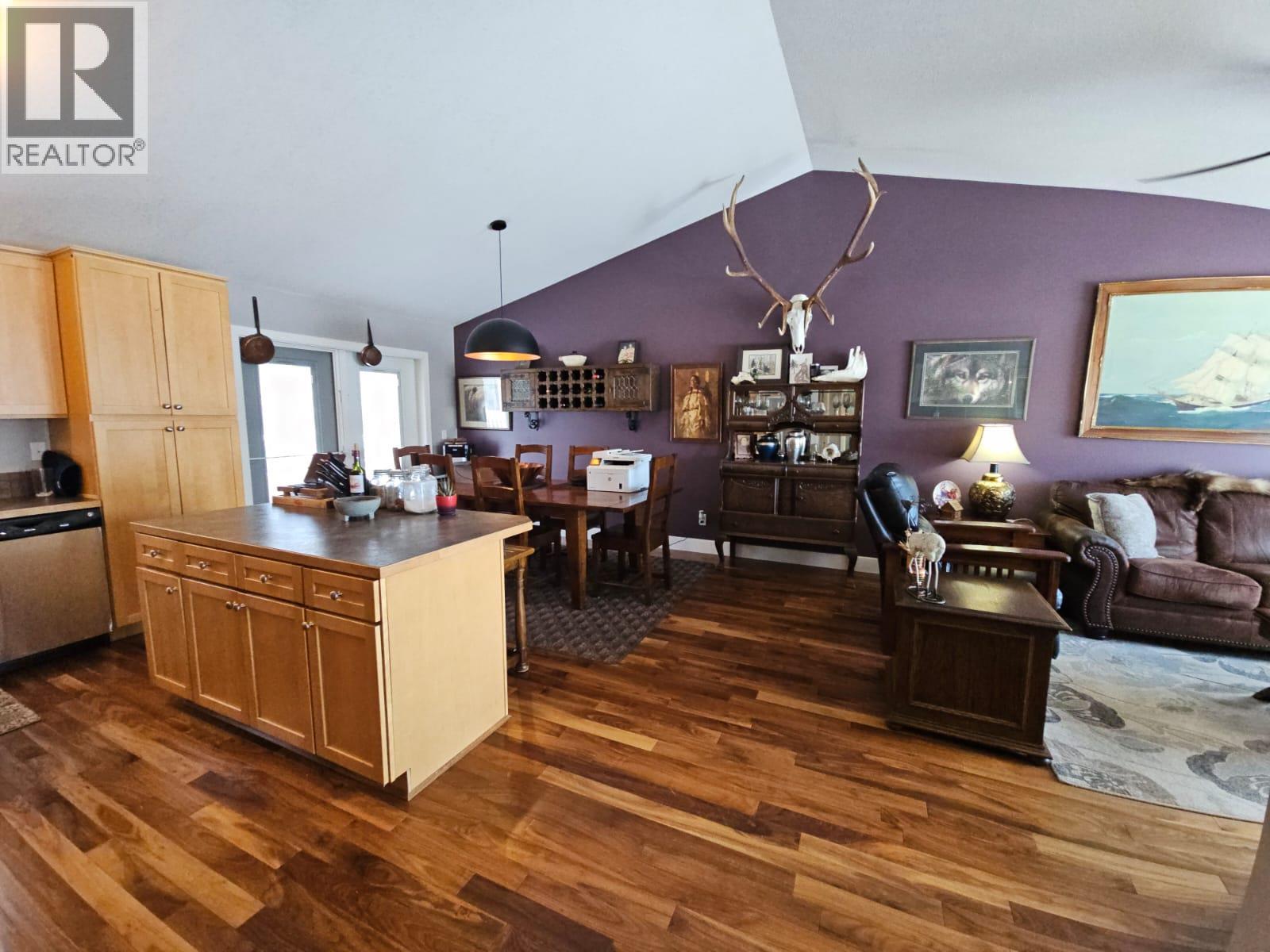 84 Wolverine Avenue, Tumbler Ridge