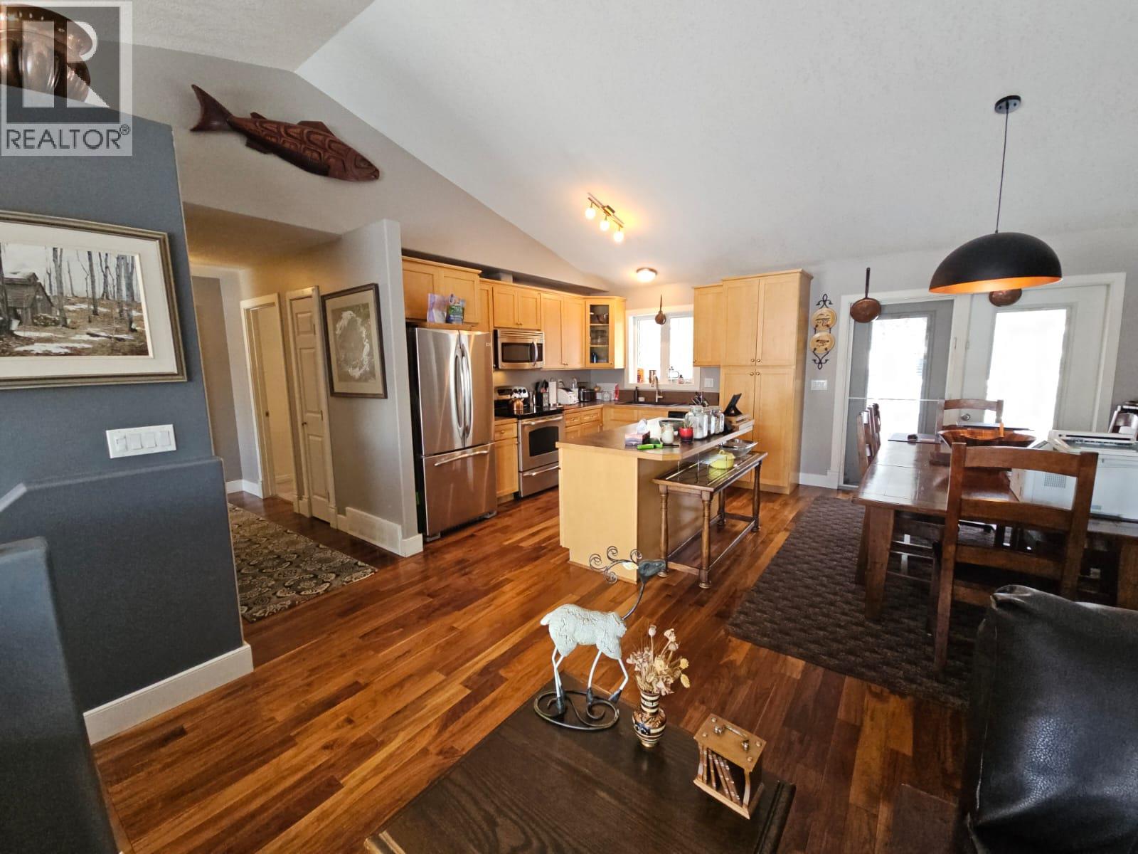 84 Wolverine Avenue, Tumbler Ridge