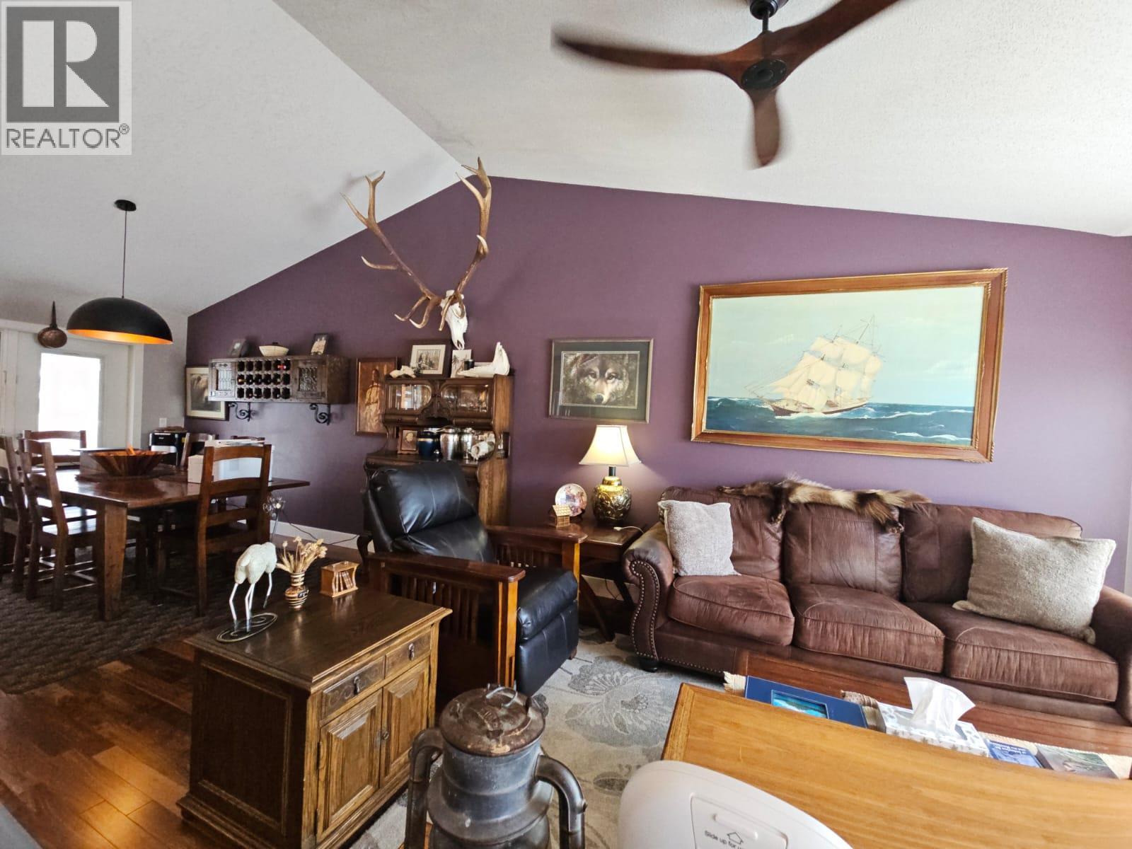 84 Wolverine Avenue, Tumbler Ridge