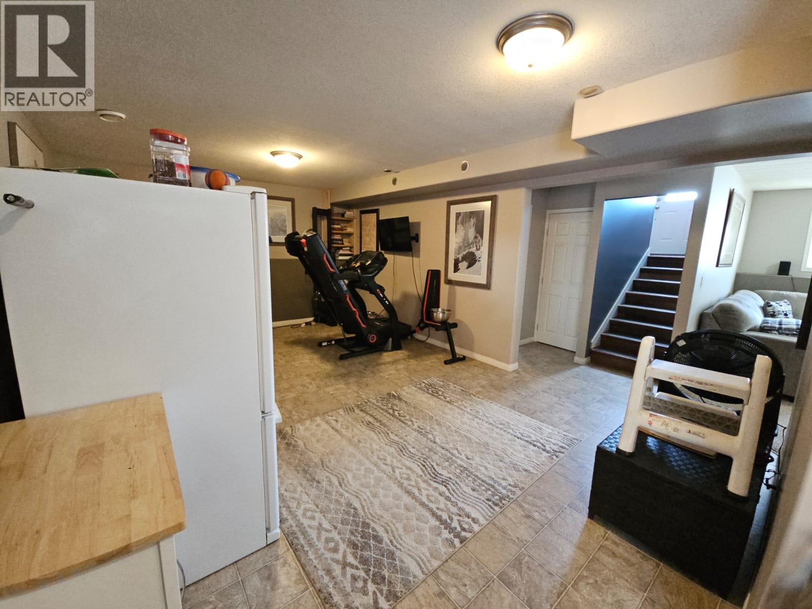 84 Wolverine Avenue, Tumbler Ridge