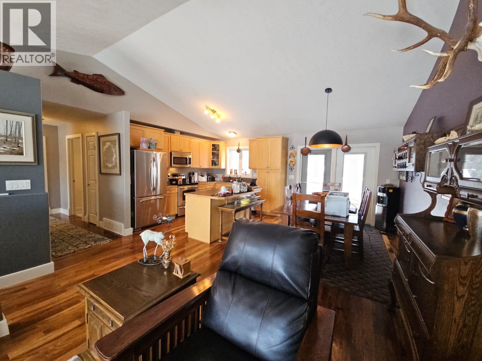 84 Wolverine Avenue, Tumbler Ridge