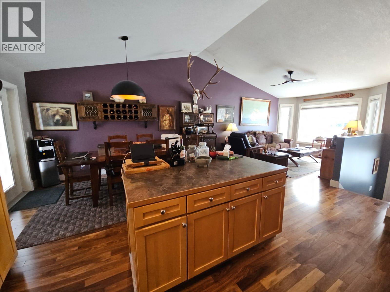 84 Wolverine Avenue, Tumbler Ridge