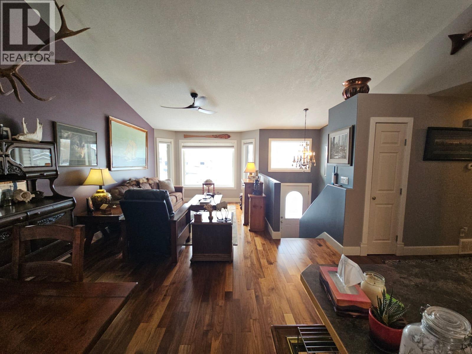 84 Wolverine Avenue, Tumbler Ridge