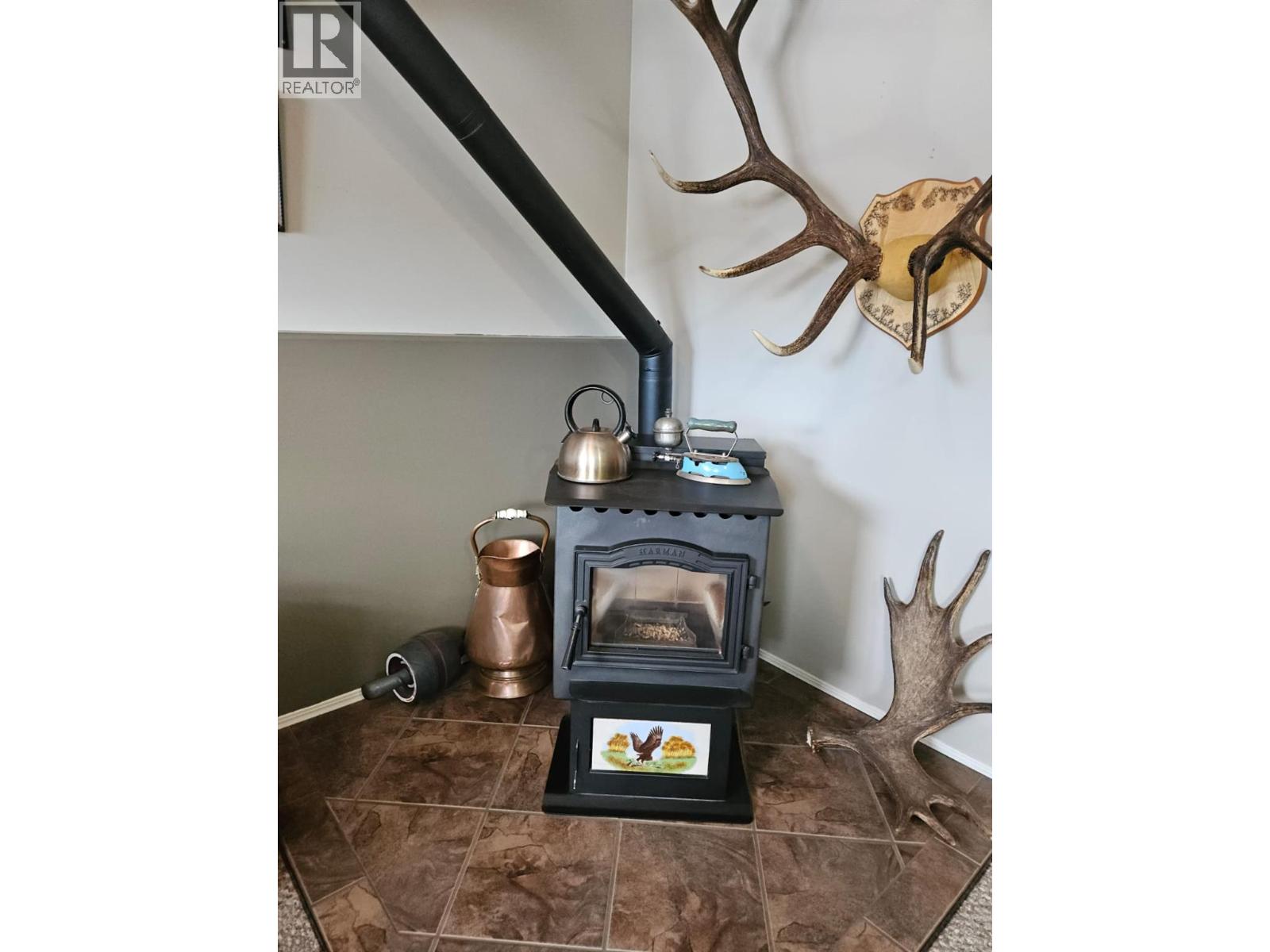 84 Wolverine Avenue, Tumbler Ridge