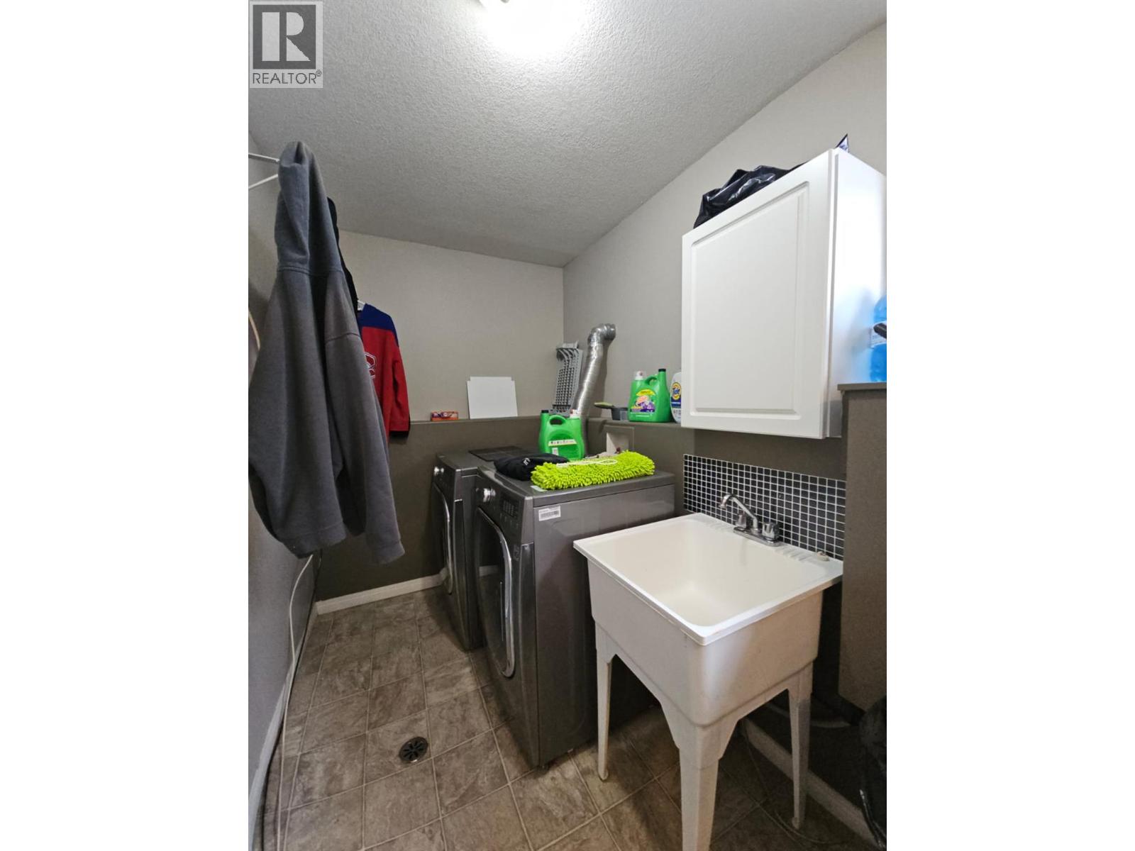 84 Wolverine Avenue, Tumbler Ridge