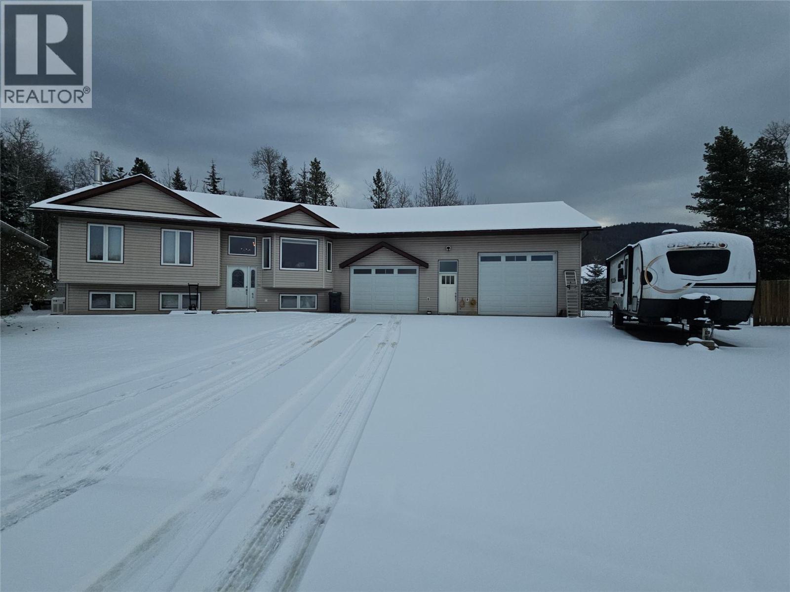 84 Wolverine Avenue, Tumbler Ridge