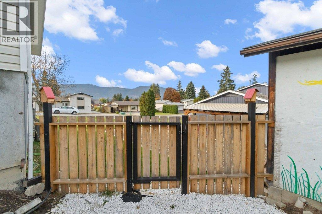 70 18 Street NE, Salmon Arm
