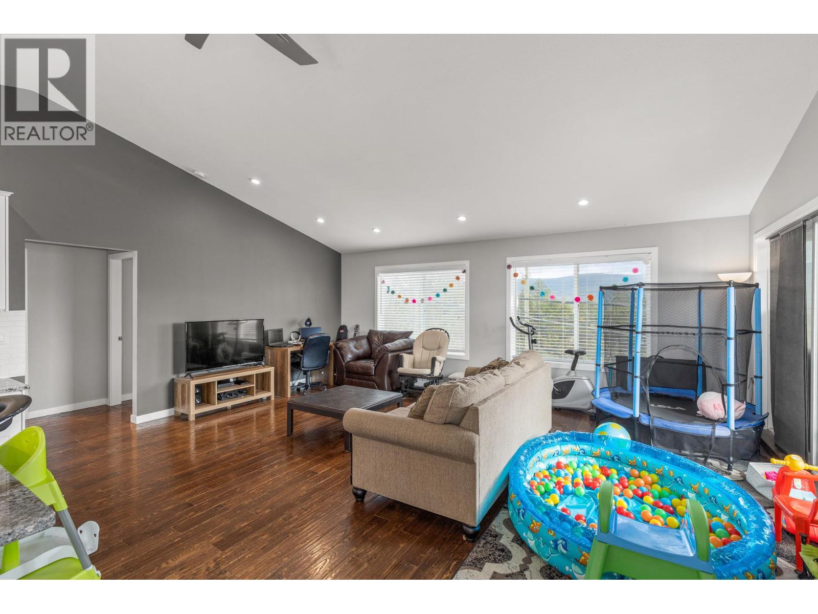  3174 Boucherie Road, West Kelowna