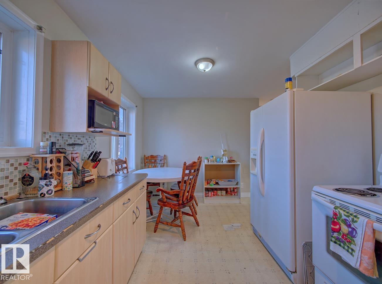 7908 82 AV NW, Edmonton