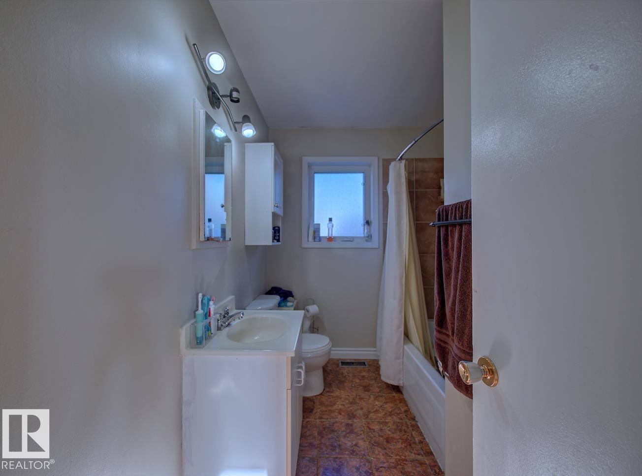 7908 82 AV NW, Edmonton