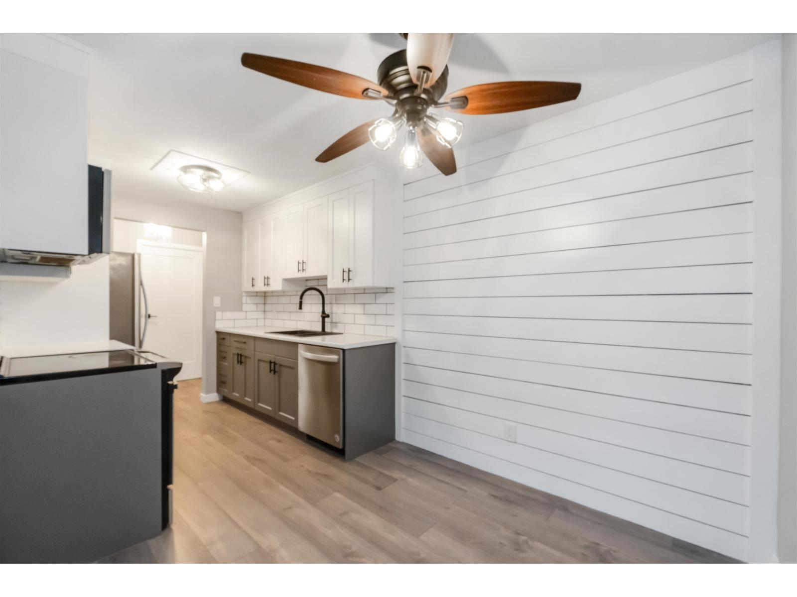 203 2567 VICTORIA STREET, Abbotsford