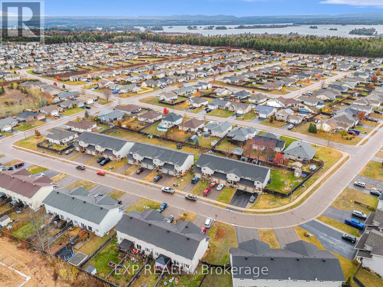 3000 SANDSTONE CRESCENT - Photo 5 of 9, Petawawa, Ontario