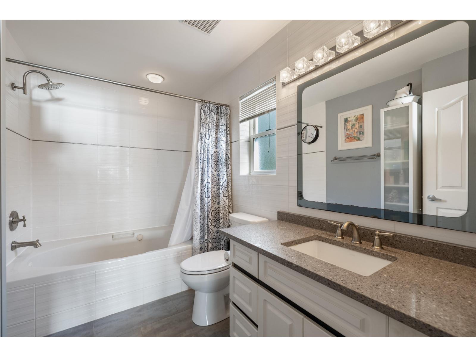 3 15129 MARINE DRIVE, White Rock