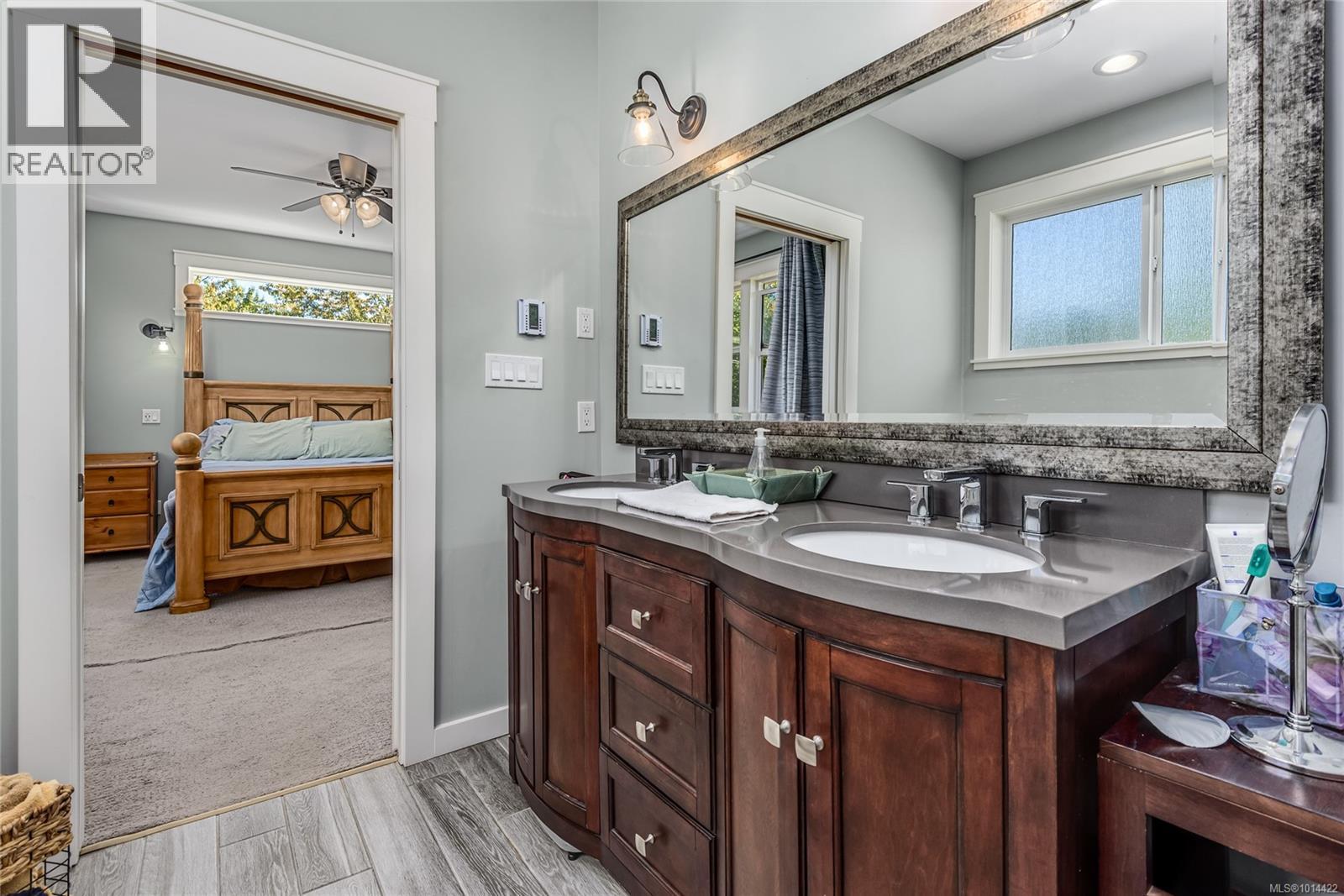 4754 Headquarters Rd, Courtenay