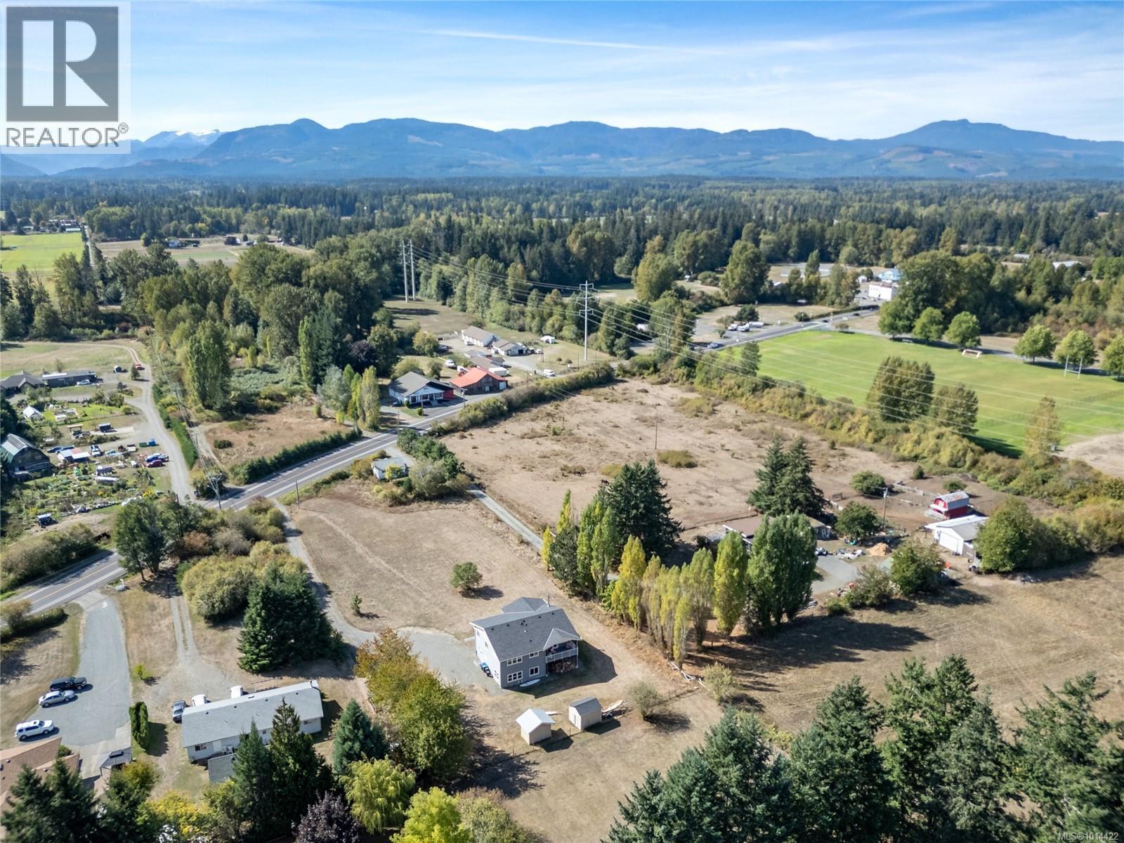 4754 Headquarters Rd, Courtenay