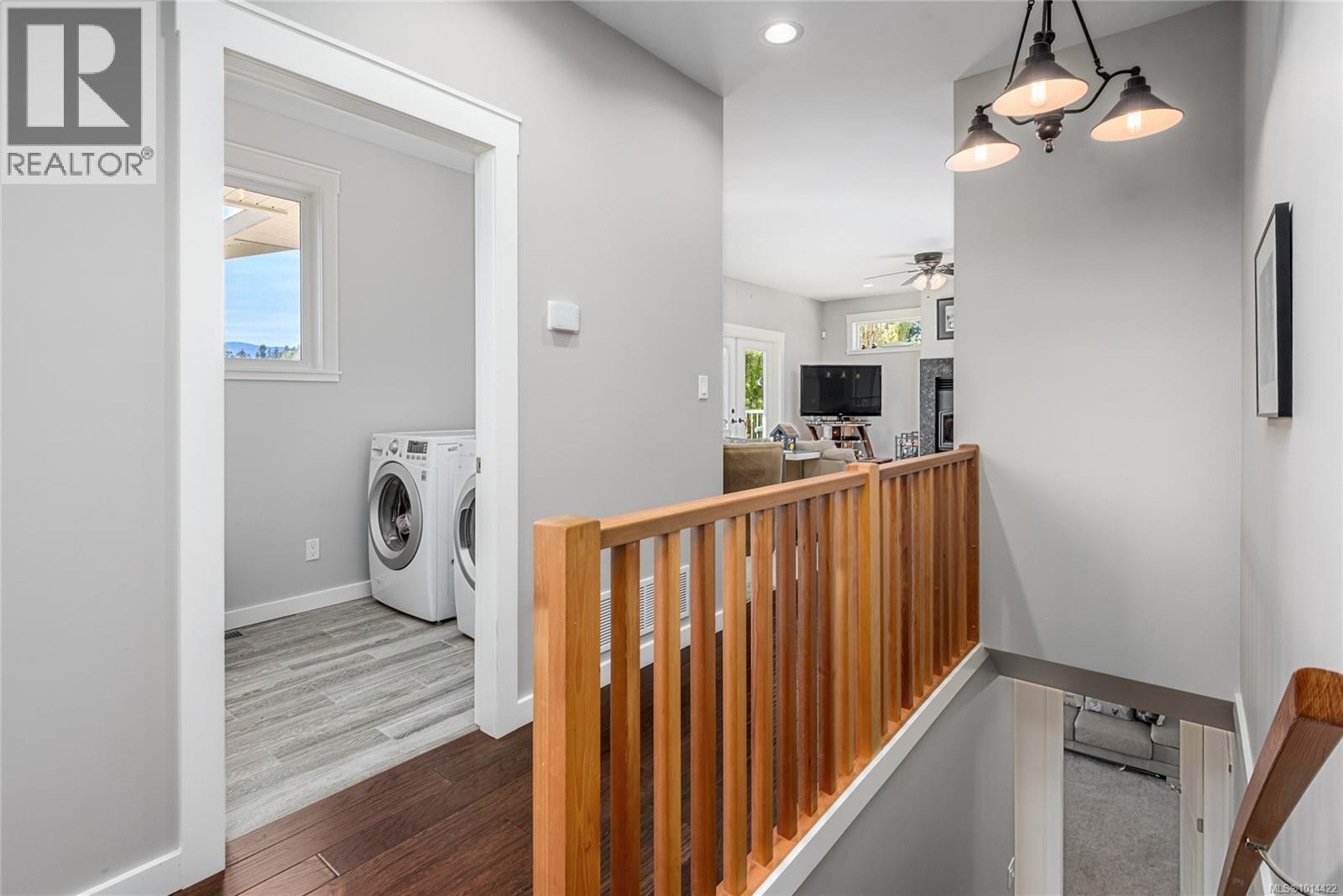 4754 Headquarters Rd, Courtenay