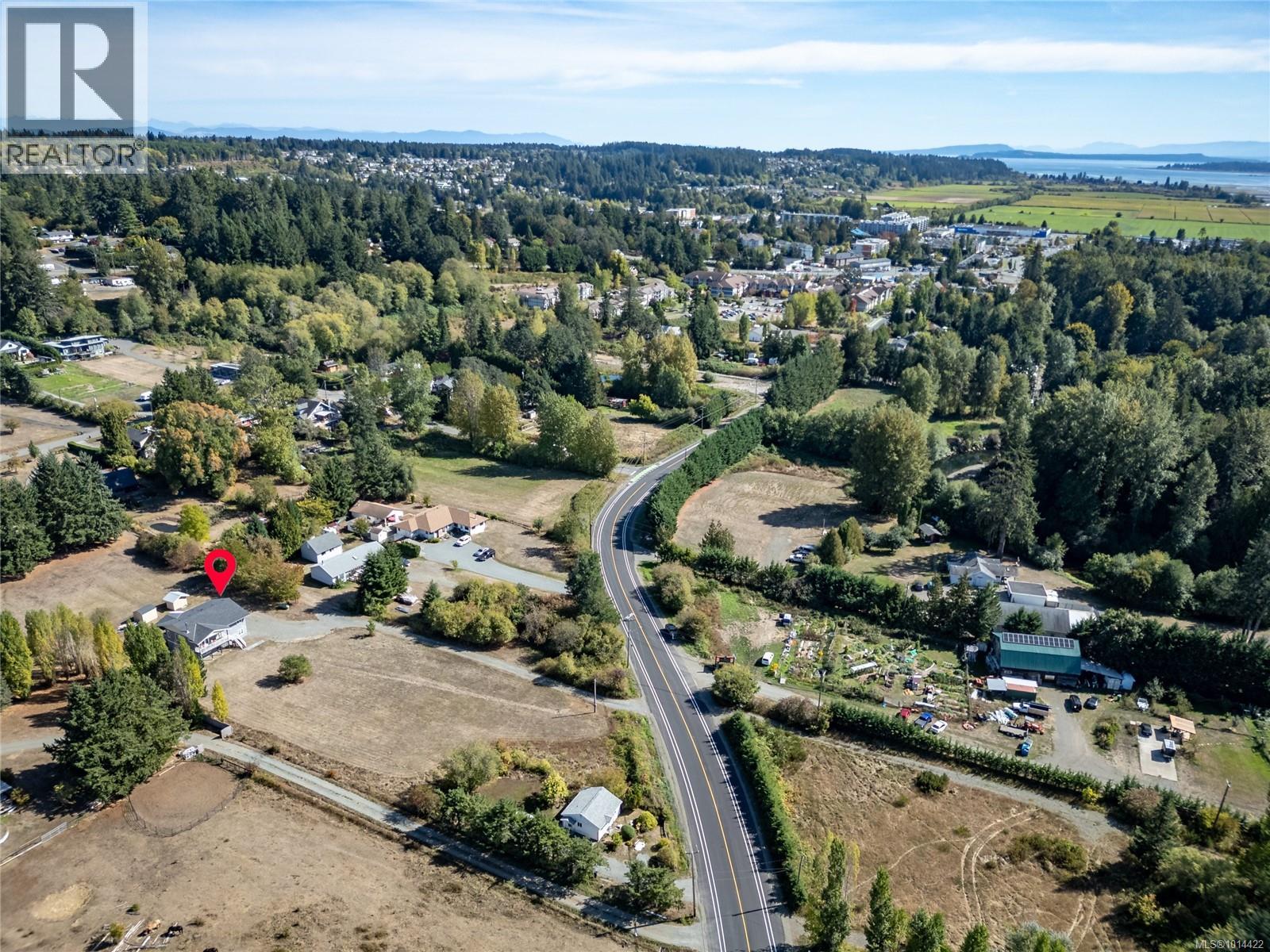 4754 Headquarters Rd, Courtenay