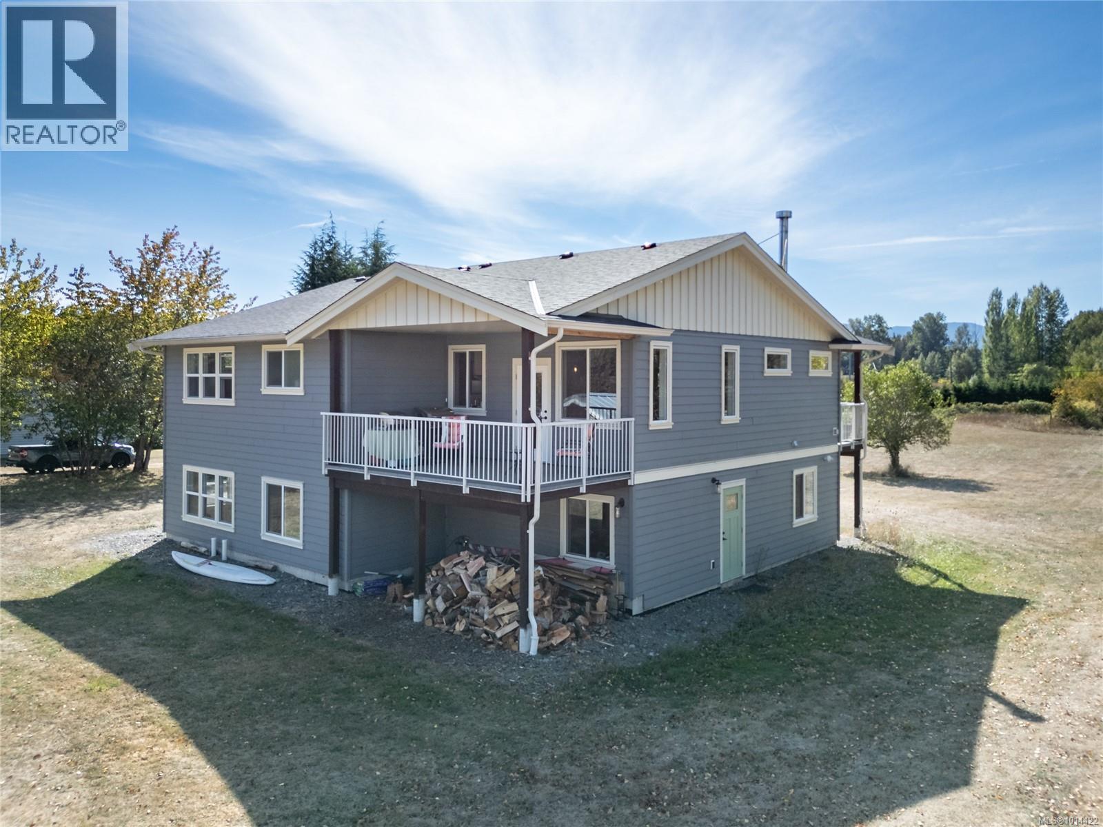 4754 Headquarters Rd, Courtenay