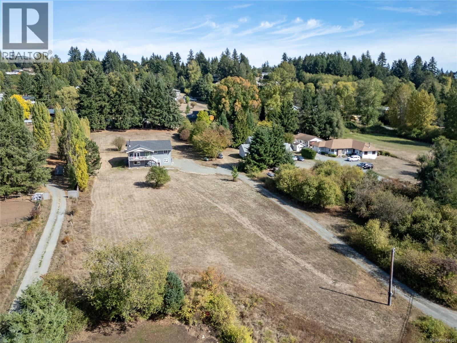 4754 Headquarters Rd, Courtenay