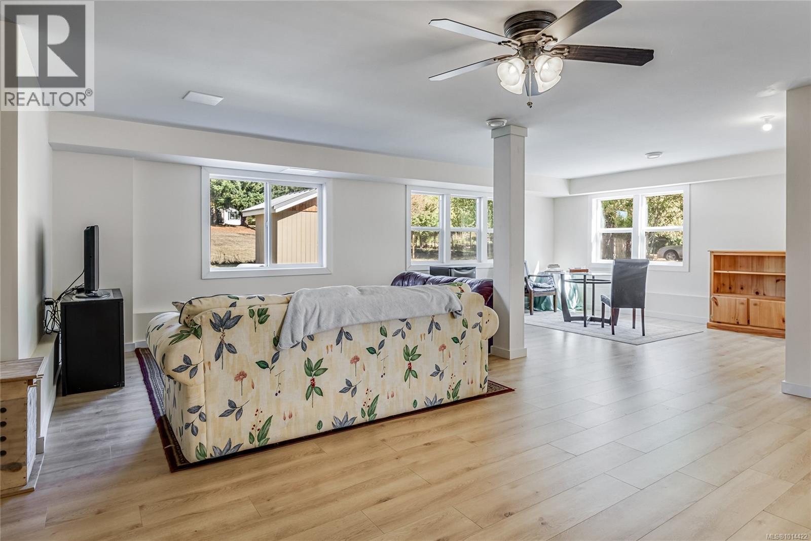 4754 Headquarters Rd, Courtenay