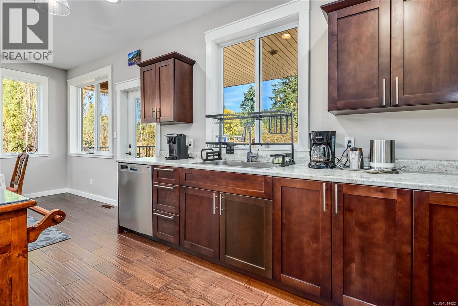 4754 Headquarters Rd, Courtenay