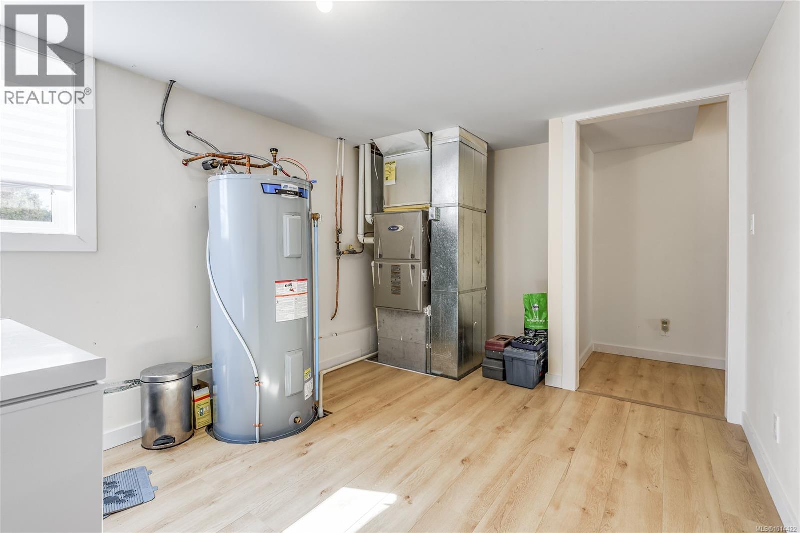 4754 Headquarters Rd, Courtenay