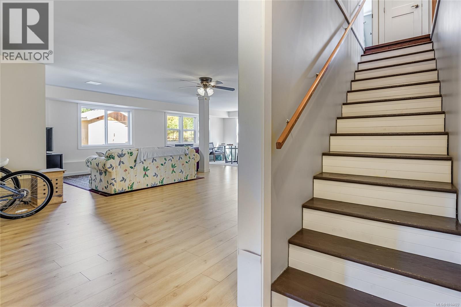 4754 Headquarters Rd, Courtenay