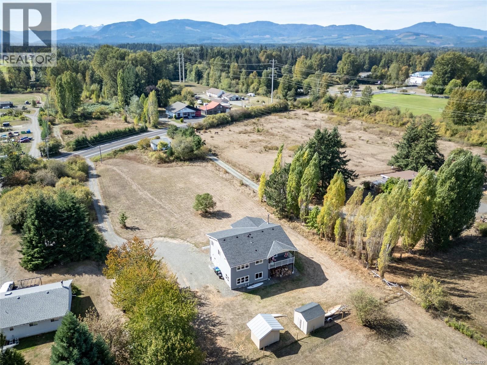 4754 Headquarters Rd, Courtenay