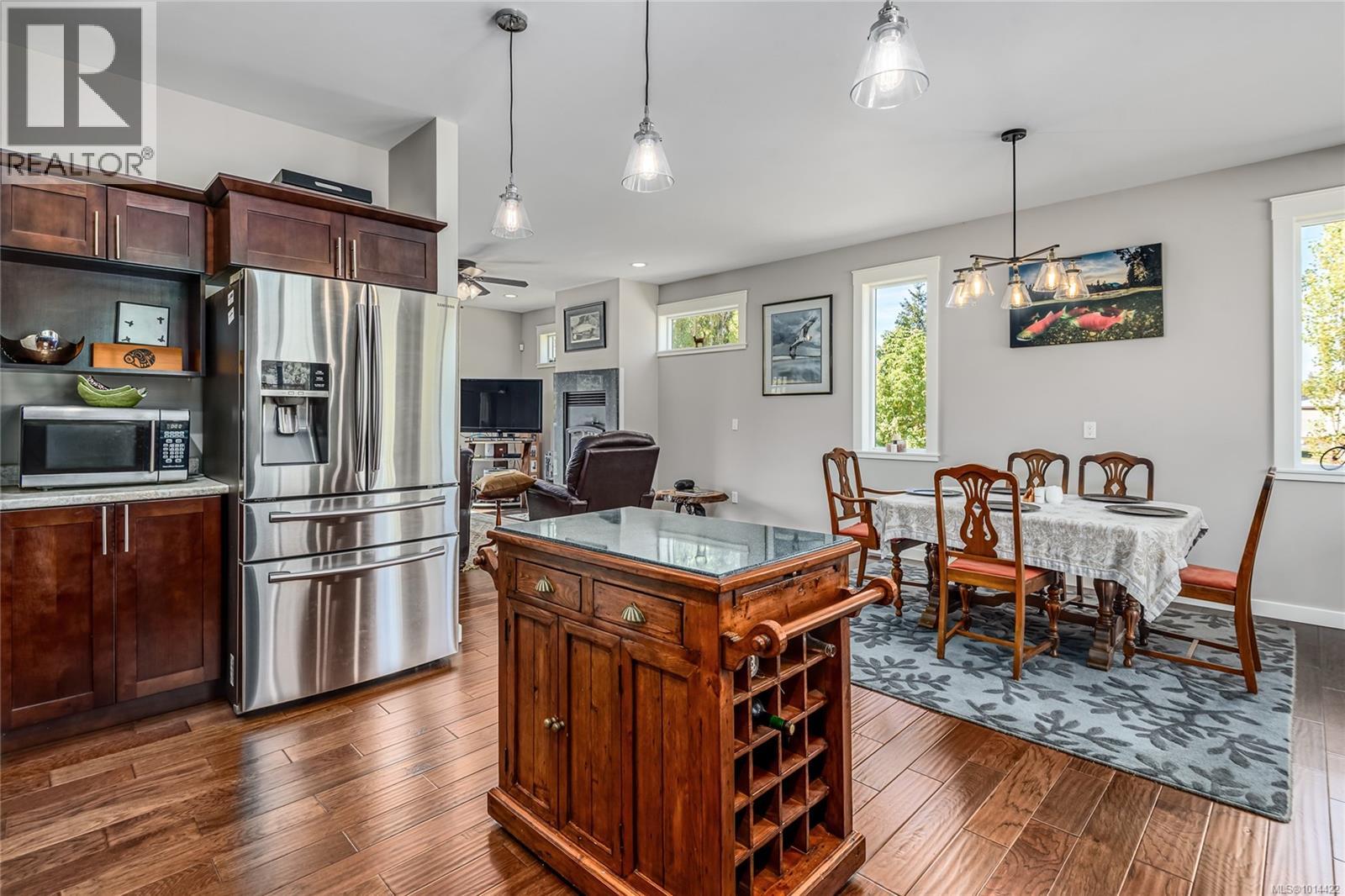 4754 Headquarters Rd, Courtenay