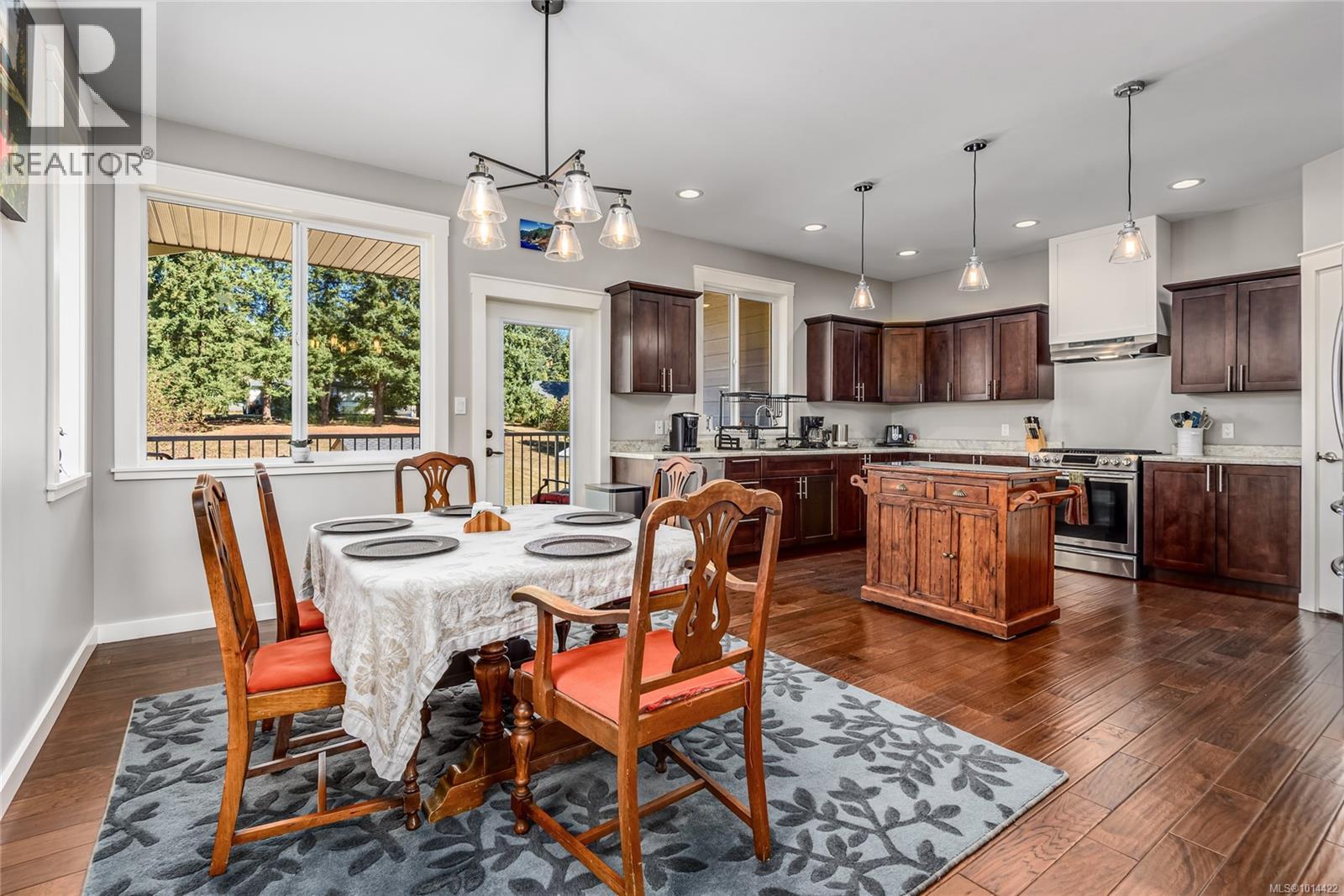 4754 Headquarters Rd, Courtenay