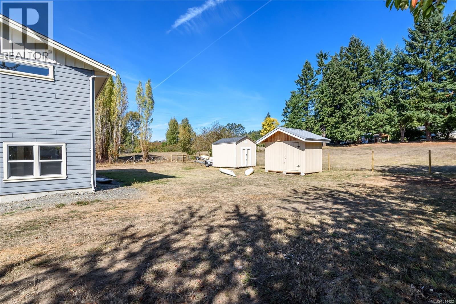 4754 Headquarters Rd, Courtenay