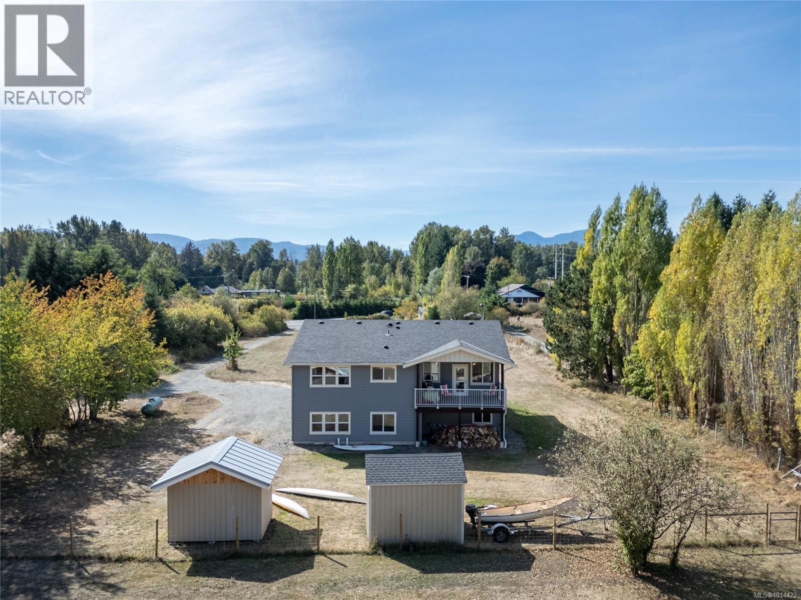 4754 Headquarters Rd, Courtenay